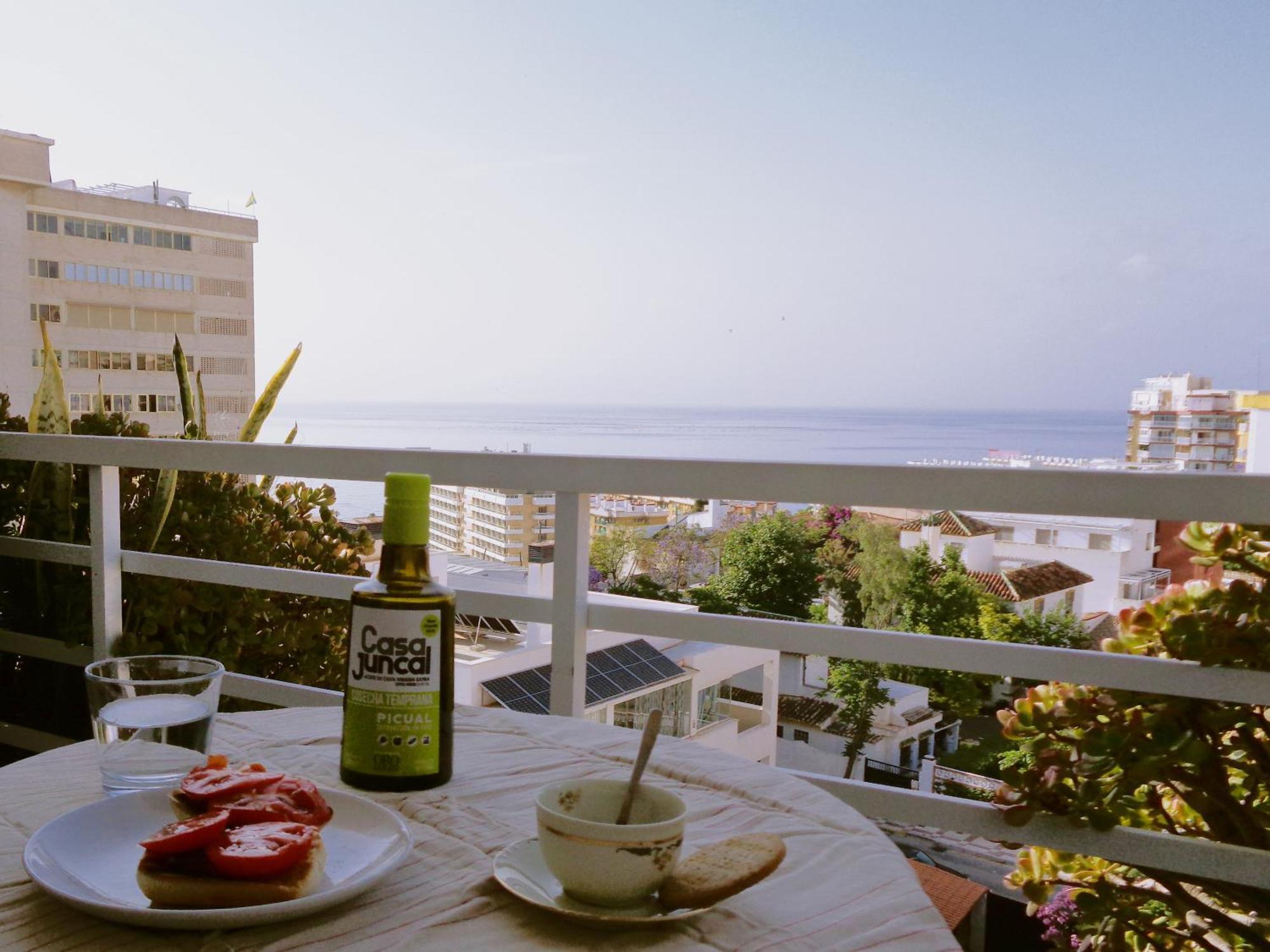 Light-Filled Apartment With Sea Views 토레몰리노스 외부 사진
