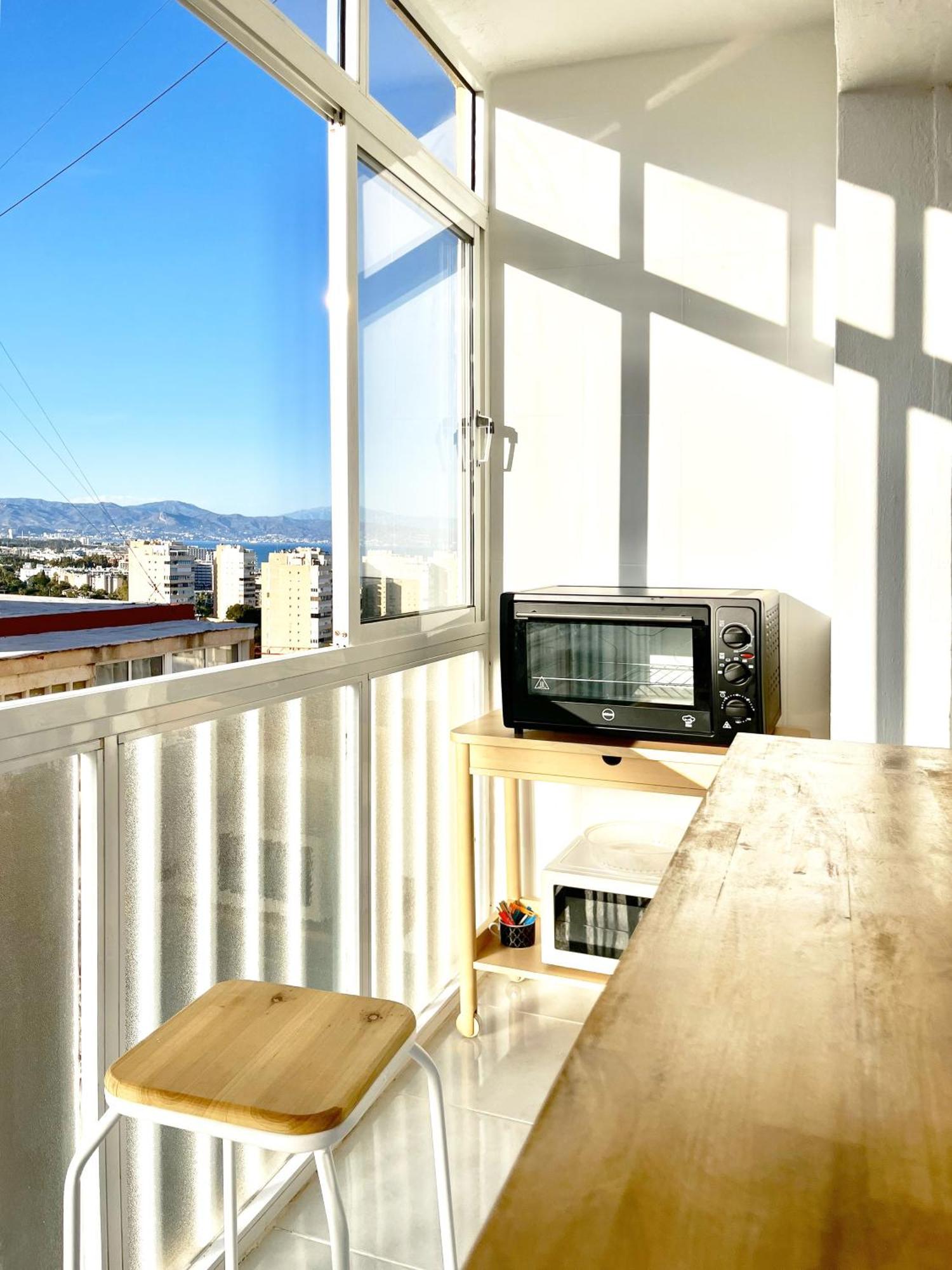 Light-Filled Apartment With Sea Views 토레몰리노스 외부 사진