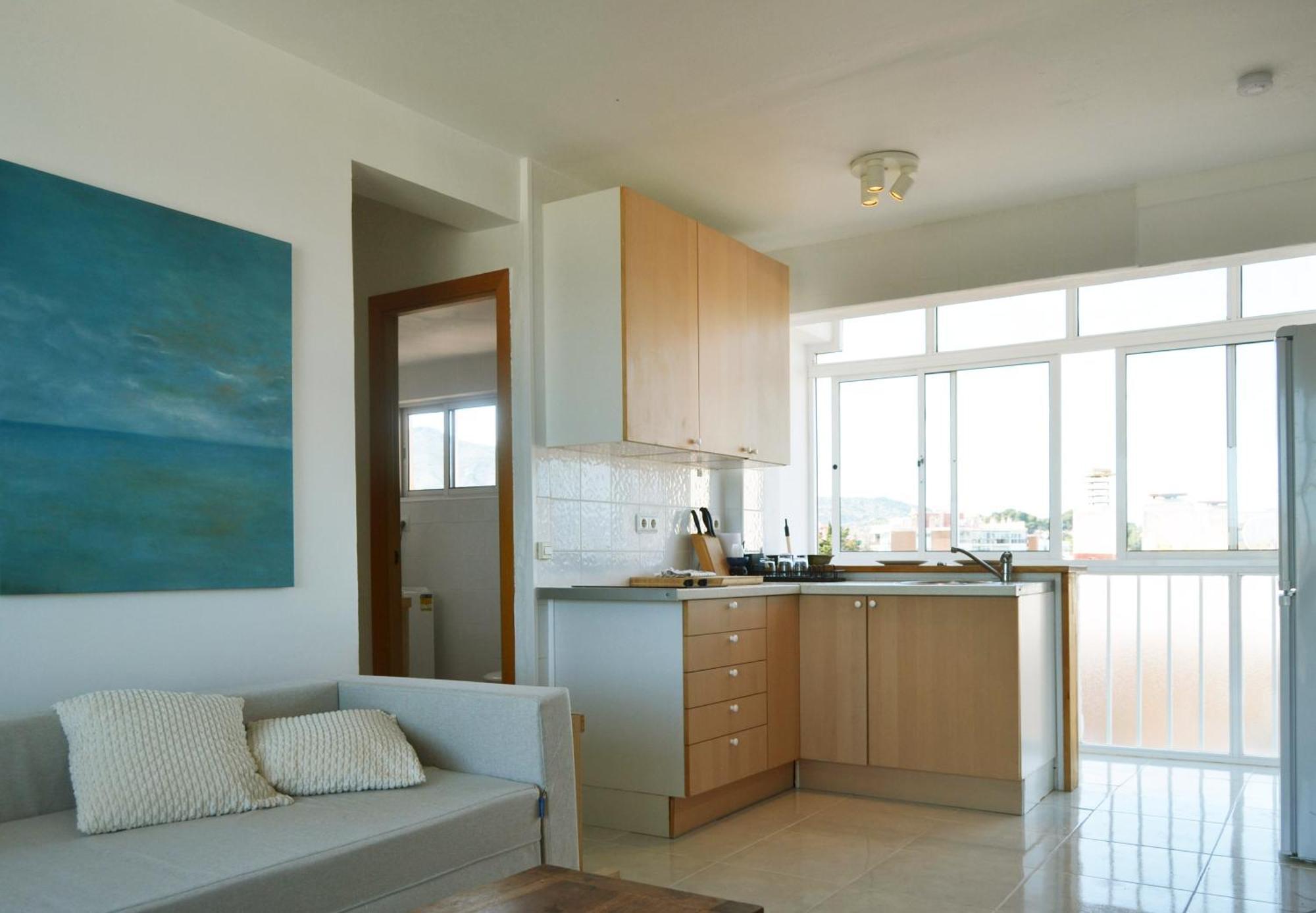 Light-Filled Apartment With Sea Views 토레몰리노스 외부 사진